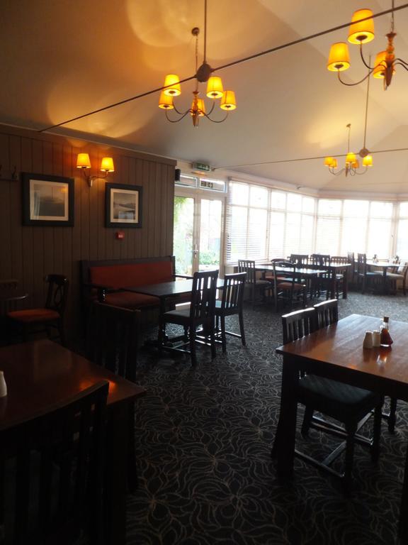 Готель The Red Lion, Stretham Екстер'єр фото